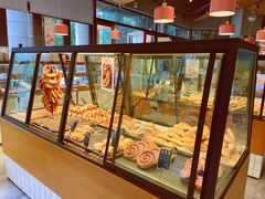 面包甜点陈列柜-Dough&Joe团憩(瑞虹天地月亮湾店)