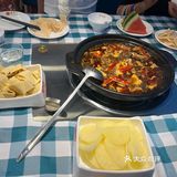 来码头王吃梭边鱼偶遇西北角小闺女