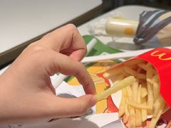 -麦当劳(上海虹桥站30B检票口楼上)