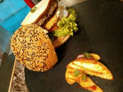 -HIGH FIVE哈福手工汉堡(桂林路店)