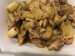 凉拌鸡片-百年粉蒸牛肉