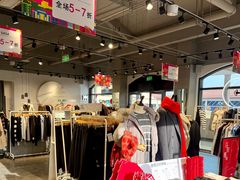 -首创奥特莱斯(西安店)