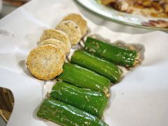 煎酿辣椒拼鲮鱼饼-德云居