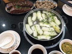 -牛一煲美食(江高店)