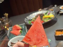 -铭牛烧肉·和牛海鲜自助(高新月牙湖店)