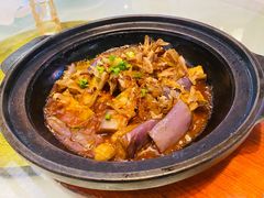 -阿瓦山寨·湘菜现炒·剁椒鱼头王(咸阳总店)