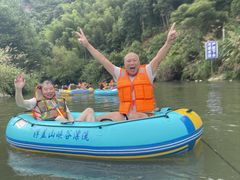 -浮盖山峡谷漂流