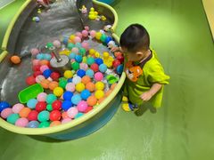 -爱睿思儿童早教亲子游泳(万象城店)