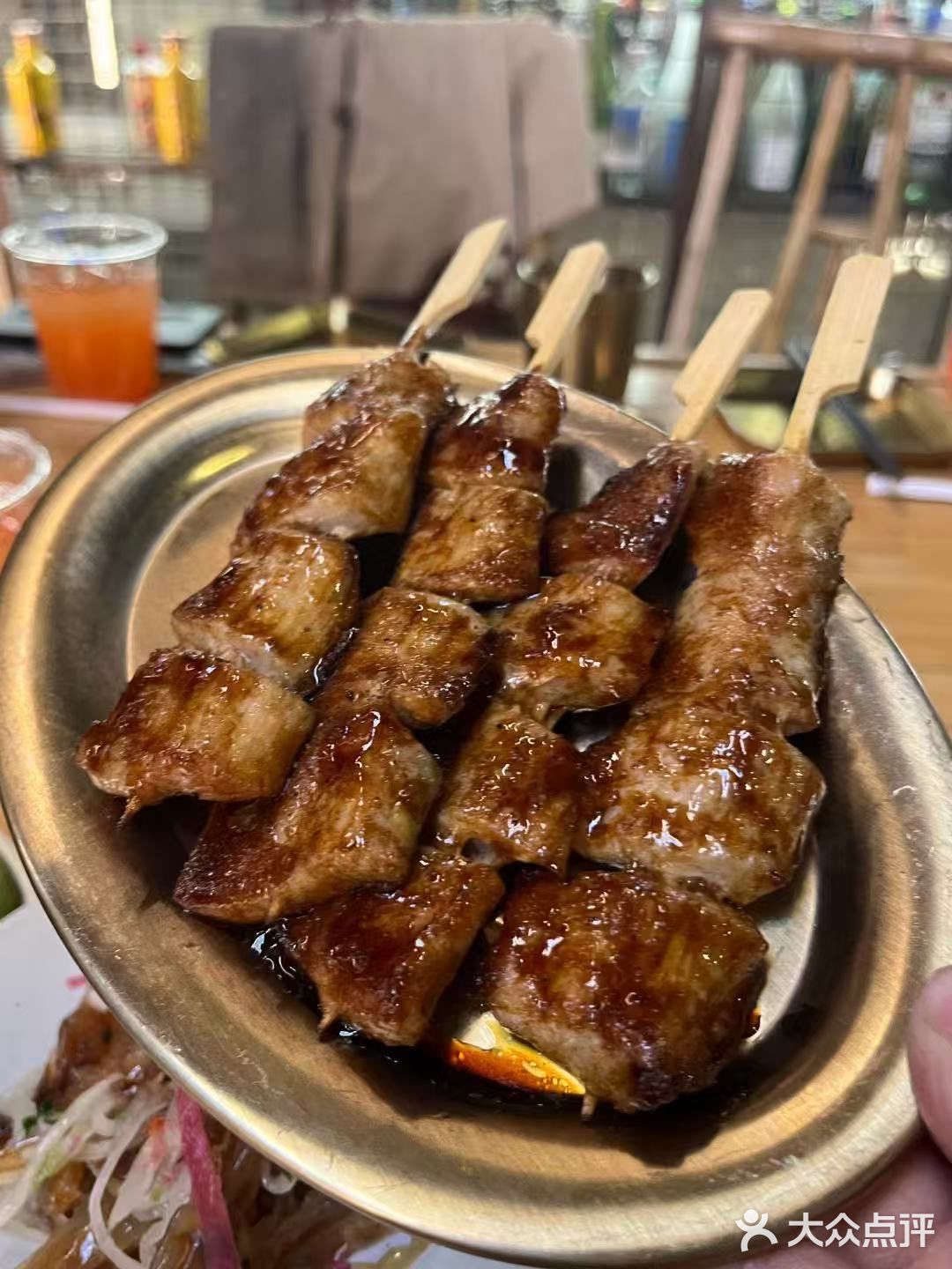 半二小酒馆是家具有随性与精致风格的宁波餐厅