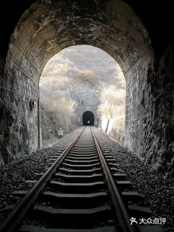 火车道徒步，隧道探险，顿时感慨，应该好好学学拍照了