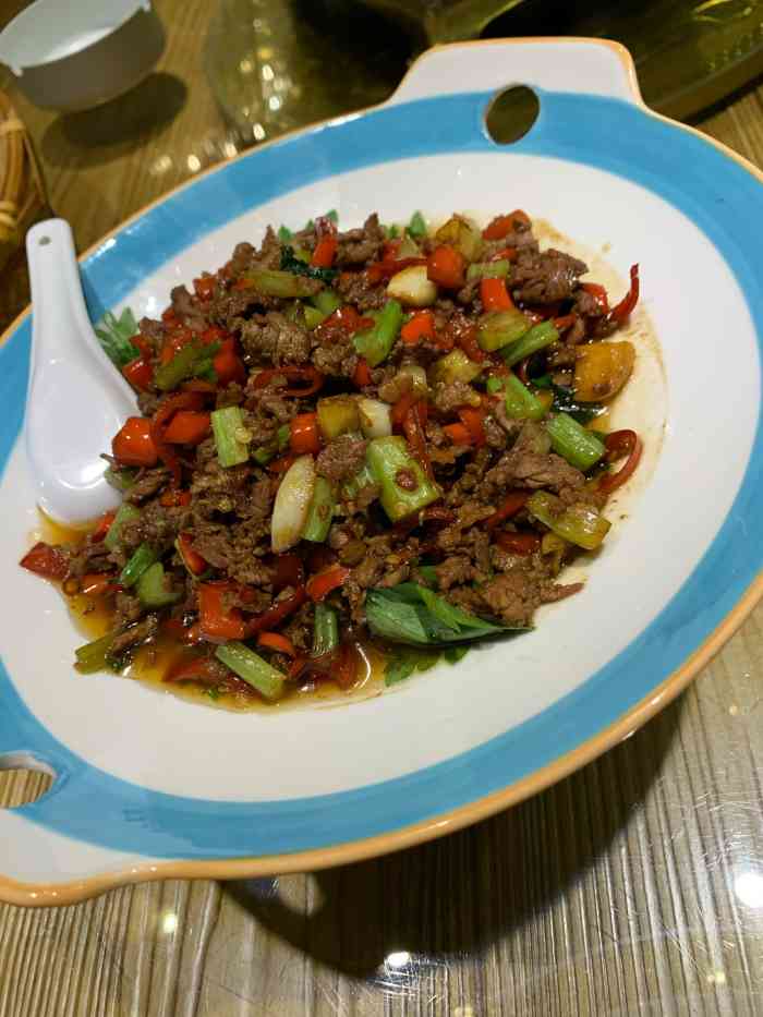 彭厨(花果园风雨桥店)-"店铺很好找,门头非常醒目,有包房还有卡座.