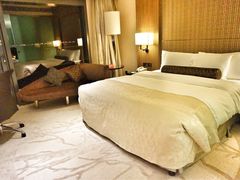 -上海滴水湖皇冠假日酒店