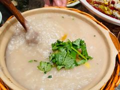 潮界生滚牛肉粥-潮界(虹桥新天地店)