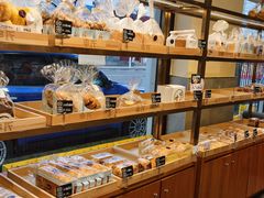 面包甜点陈列柜-申氏糕点(三好街店)