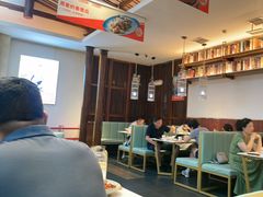 -阿瓦山寨·湘菜现炒·剁椒鱼头王(咸阳总店)