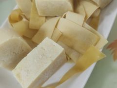 -荣吉招牌自助骨头锅(顾乡店)