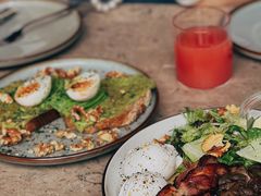 牛油果煮蛋吐司-RAC BAR(安福路店)