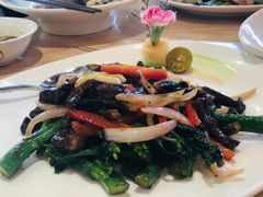 黑枞菌炒牛柳-德胜轩正宗顺德菜(宝安沙井会展中心店)