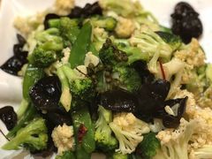 -蓝尊量贩(黄河路店)