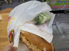 -Bánh Mì Huynh Hoa