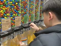 -m豆巧克力世界(上海世茂广场店)