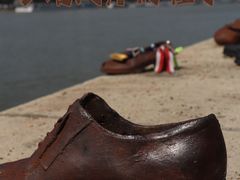 -多瑙河畔鞋履雕塑