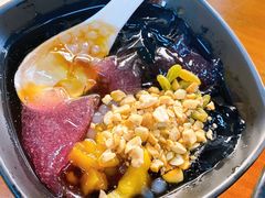 -鸿浩扒猪脚米线