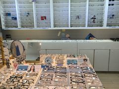 -天空之镜眼镜店蔡司依视路授权店(天通苑店)