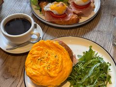 -Common Table · Brunch & Coffee