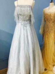 -觅白婚纱礼服馆