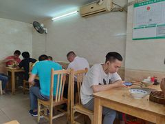 大堂-洲仔石磨肠粉(情侣中路店)