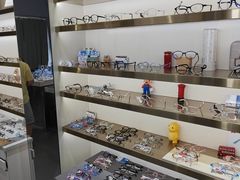 -视野联行眼镜•蔡司•依视路(温江店)