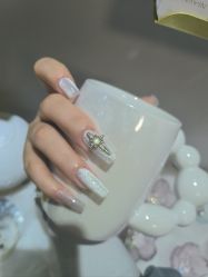 -小黑瓶美甲美睫