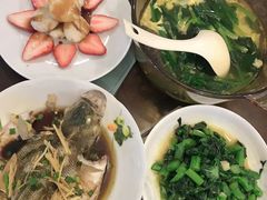 -爱的果实月嫂育婴师(世纪东方店)