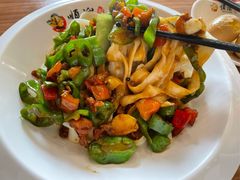 -顺溜·手工刀削面·黑金店(铜锣湾店)
