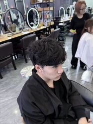 -藤野造型烫染·漂发