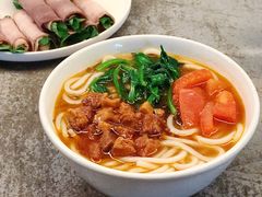 焖肉小锅米线-半山腰·云南菜(侨福芳草地店)