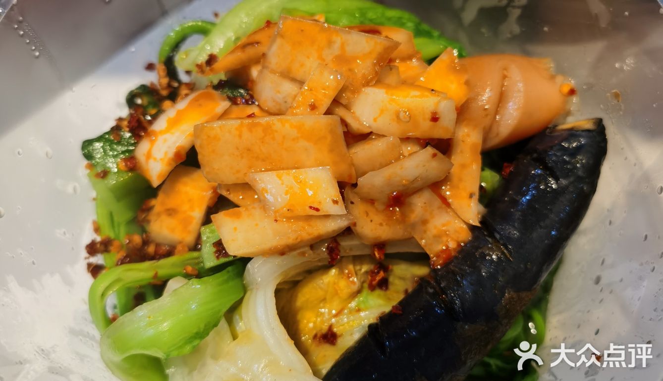 总体味道还行！老板还送了几串，特别客气。「墨鱼肠」还行