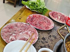 -乳仔牛牦牛汤锅 烤羊排(松潘古城店)