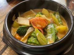 -玖月时尚泰式餐厅