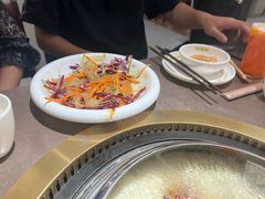 -锅飘飘·东北铁锅炖(雨花客厅店)