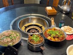 -周老三跷脚牛肉·全牛火锅(非遗传承店)