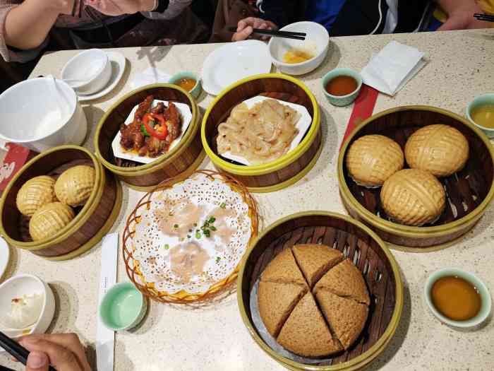 如意轩茶餐厅(爱联店)-"看演唱会之前找停车位找到这附近的,看了一.