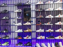 -阿迪达斯(武林银泰三叶草店)