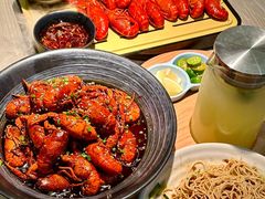 -肥肥虾庄·金牌油焖大虾(杨园滨江时代walk店)