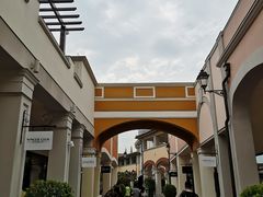 -佛罗伦萨小镇广佛名品奥特莱斯(疏港路店)