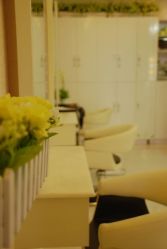 小小工作室-极致·本色 发型工作室