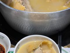 -禄婶鸡煲·打边炉