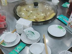 -屯老二农家铁锅炖·行业领军者(梅江店)