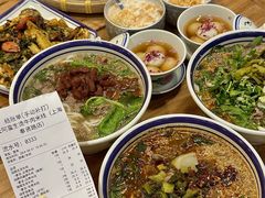 -云阿蛮云南生烫牛肉米线(奉贤路店)